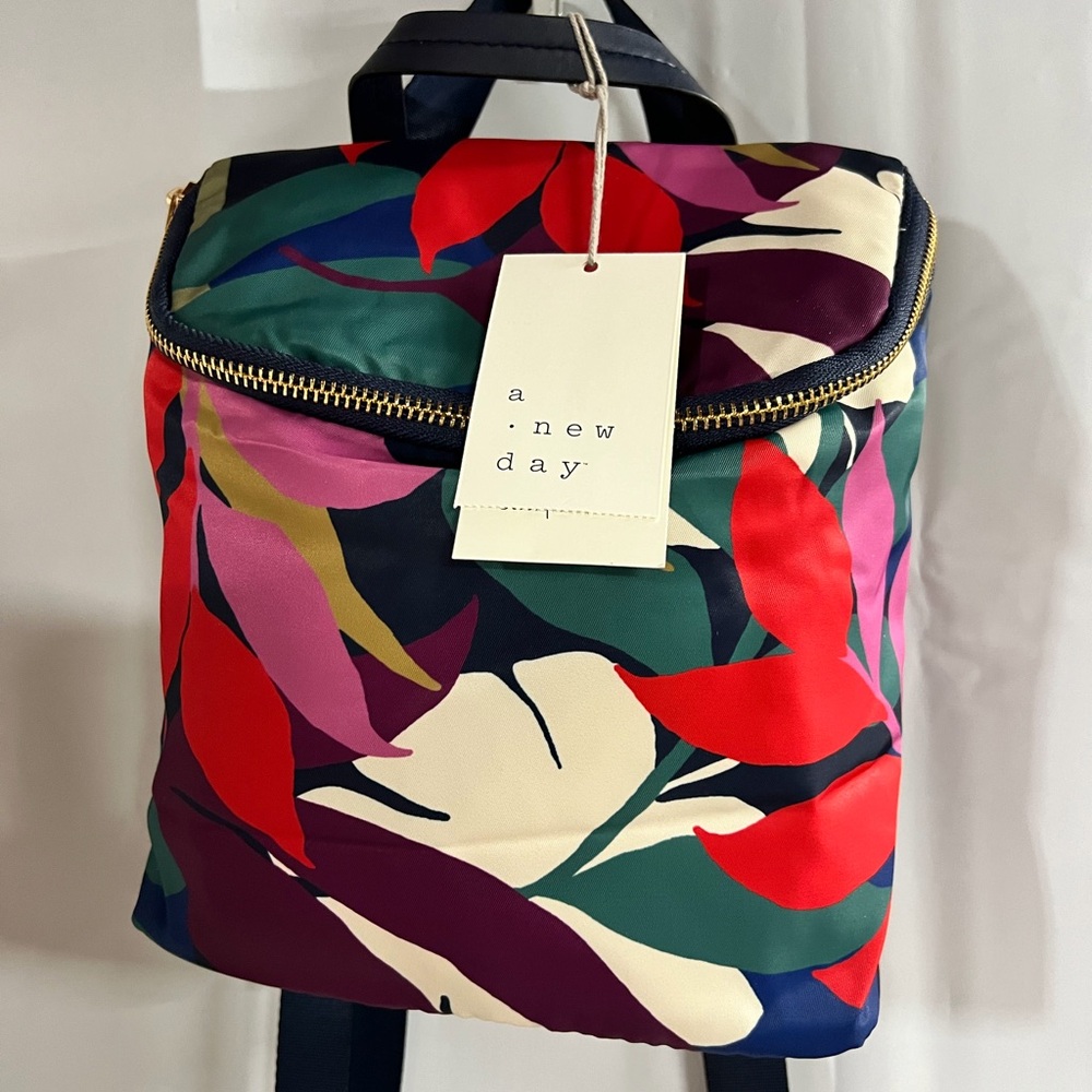 Crossbody/Backpack Bag. NEW!